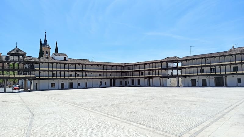 Vista de la Plaza Mayor de Tembleque (Fuente: Shutterstock)