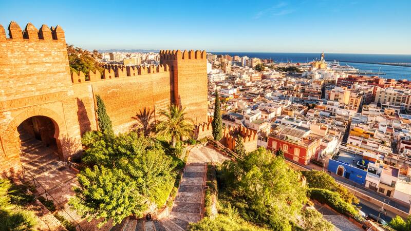 Almería combina una herencia árabe única con playas espectaculares del Cabo de Gata.