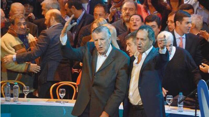Gioja y Scioli asumieron anoche la conducción del PJ sin el cristinismo
