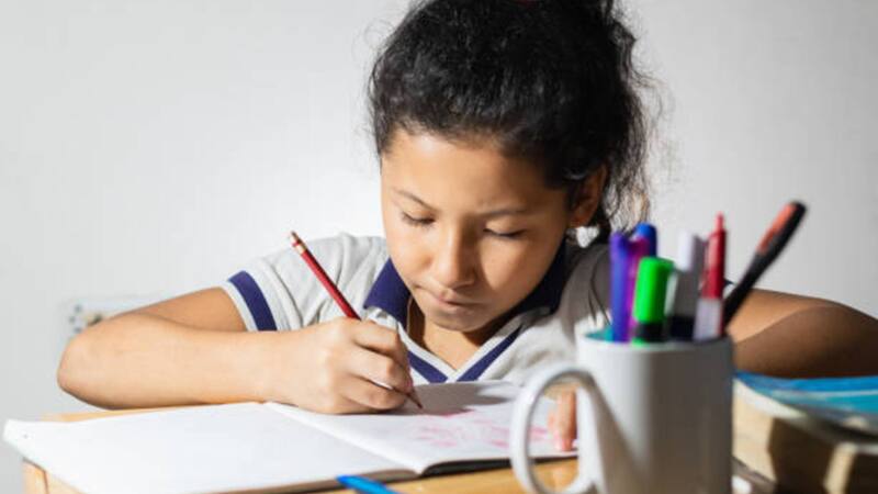 Madrid se convierte en pionera en España al limitar la presencia de las pantallas en la educación primaria. (Foto: Archivo)