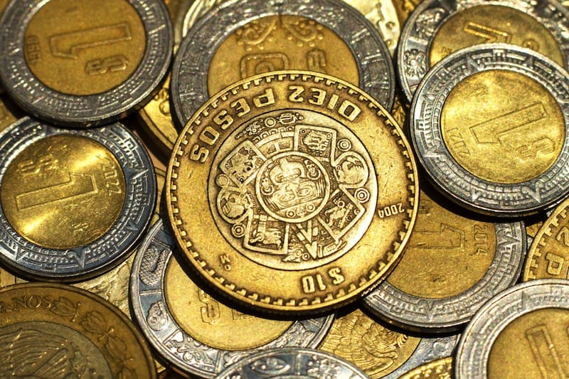 Moneda conmemorativa de 10 pesos en México. Fuente: Shutterstock