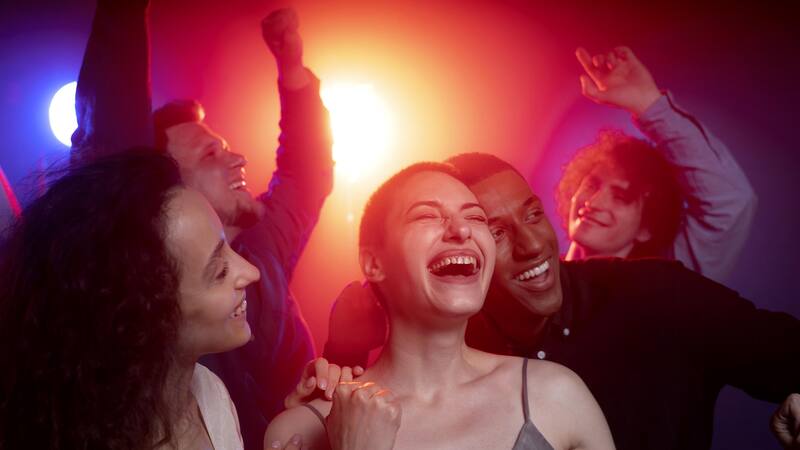 El sector de entretenimiento ha sido un motor clave para la recuperación económica post-pandemia en el país.