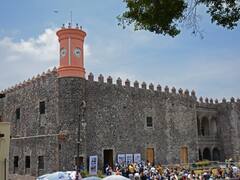 Arqueólogos hallan que el monje enterrado en el Palacio Hernán Cortés en el siglo XVI no era en realidad Juan Leyva