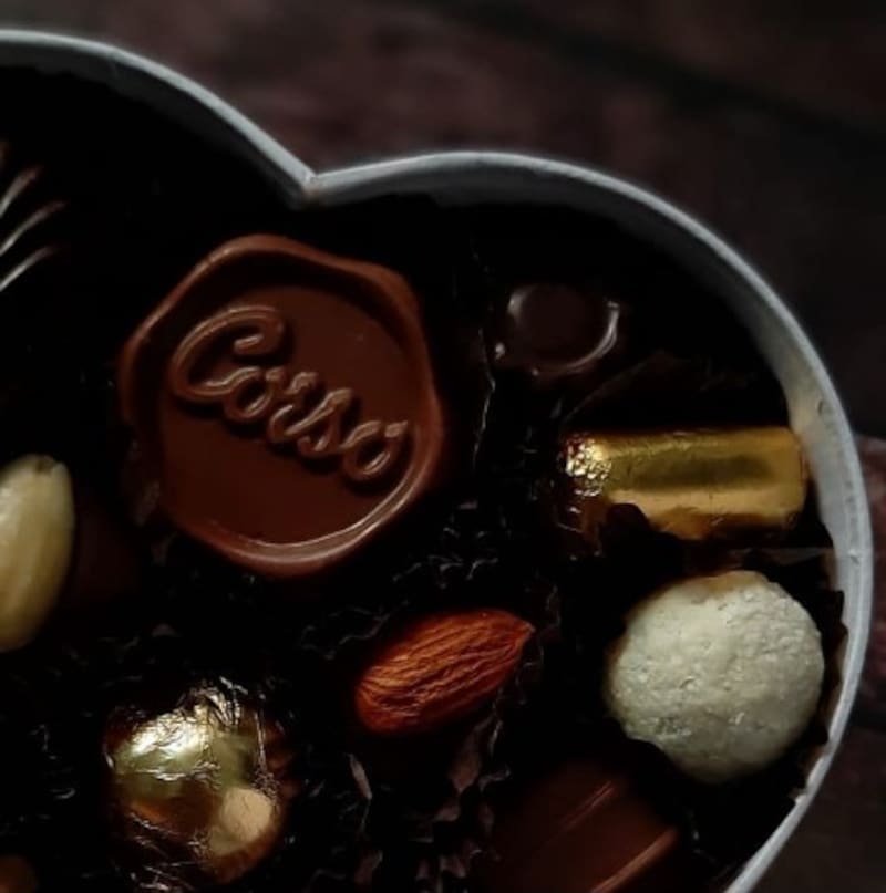 Los bombones los hacen de manera artesanal en el mismo local donde los venden.