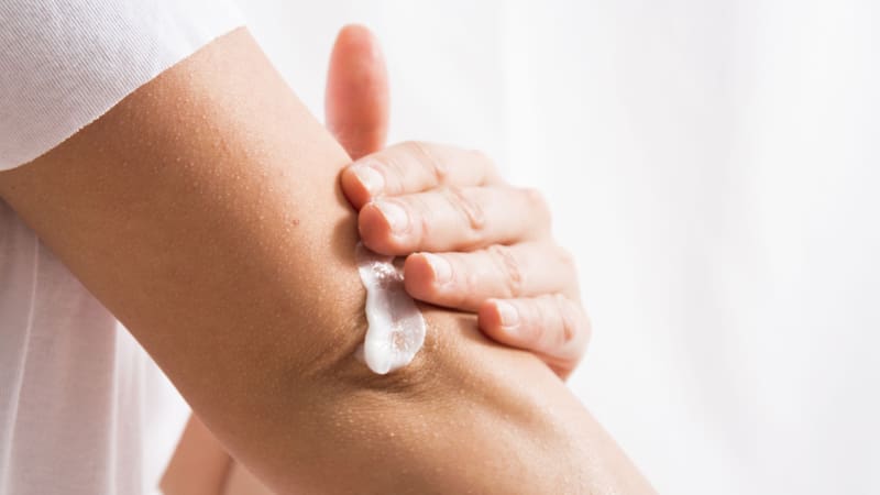 Adiós a los codos secos: los mejores remedios naturales para tener una piel tersa y luminosa.