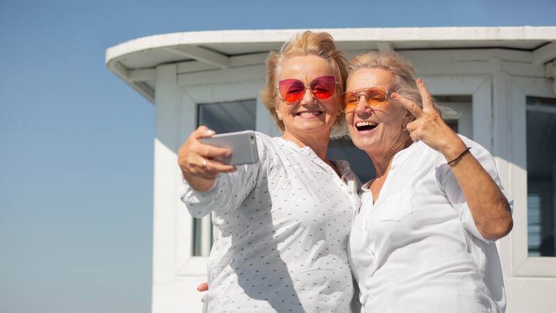 Buenas noticias para los mayores de 60 años: El Corte Inglés ofrece viajes por menos de 200 euros a una de las playas más hermosas