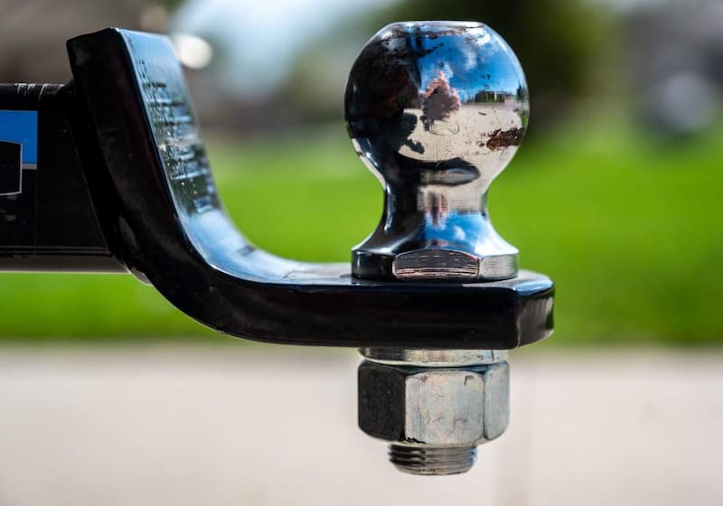 La bola de remolque debe cumplir varios requisitos, si no, habrá multas. (Foto: itv-tuvrheinland.es)