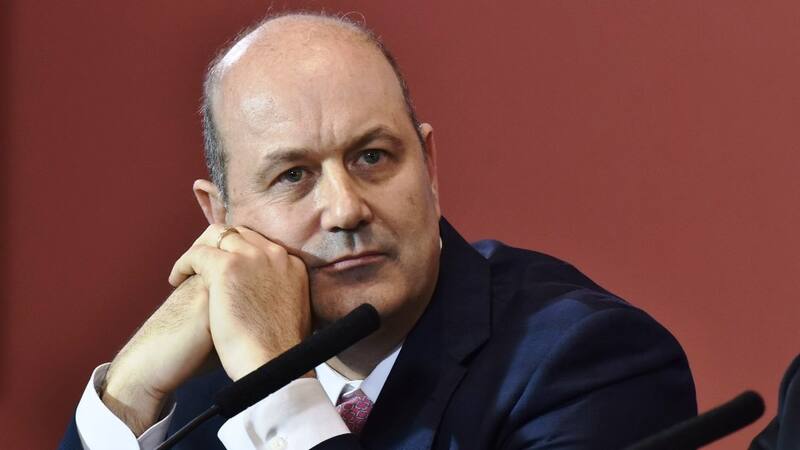 La posible incorporación de Federico Sturzenegger a un gobierno de Milei genera rechazos en LLA.