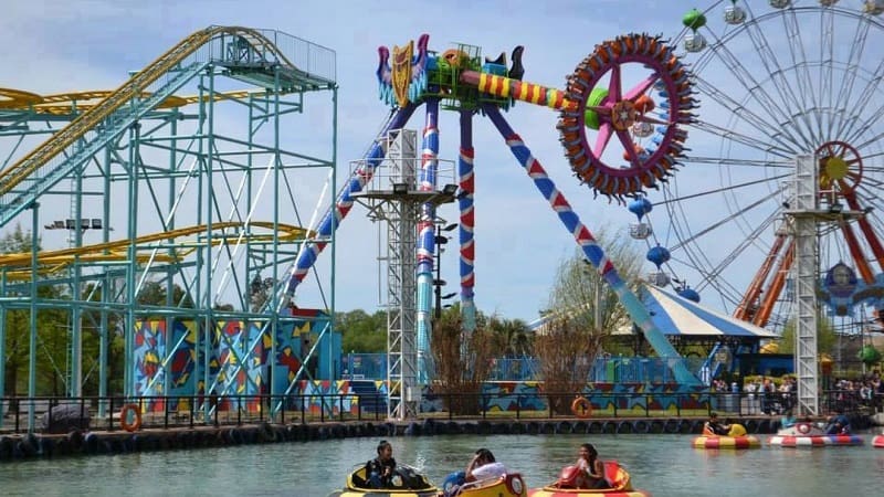 Los parques de diversiones se recuperan de la pandemia