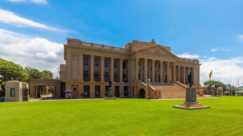 El palacio presidencial de Sri Lanka, antes de ser destruido.