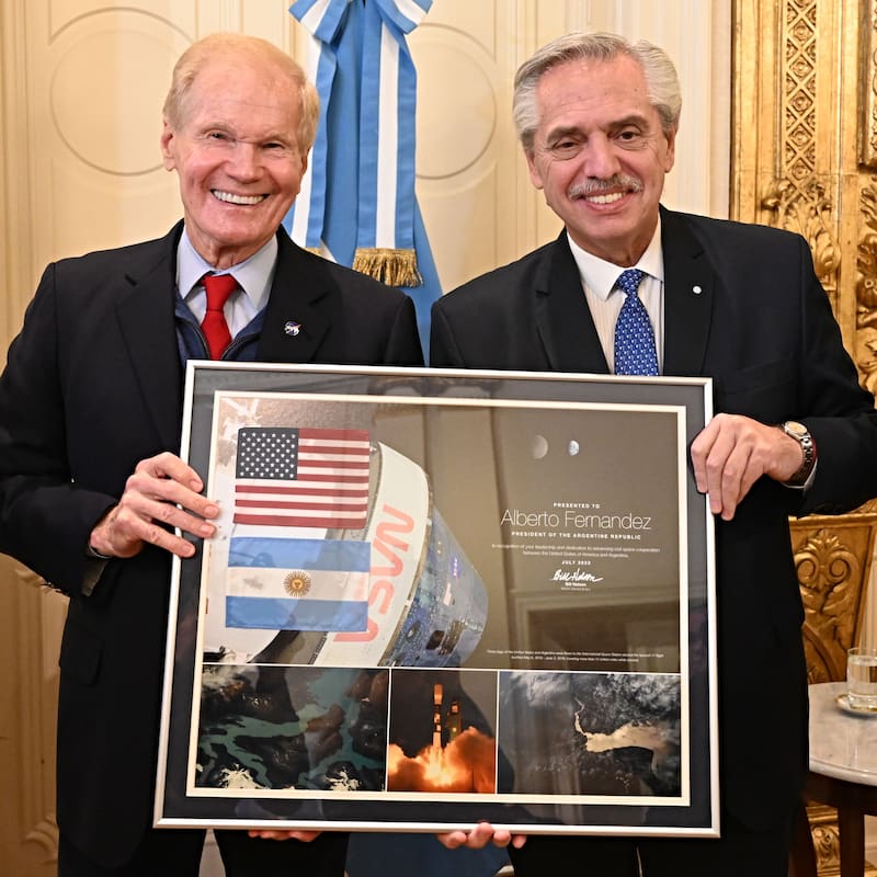 Alberto Fernández recibió al titular de la NASA, Bill Nelson, para profundizar la actividad espacial pacífica conjunta entre ambos países.