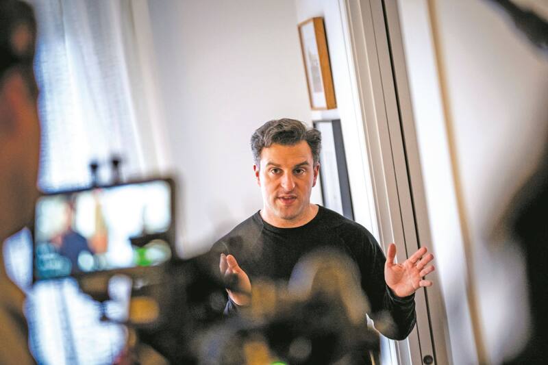 Brian Chesky, cofundador y CEO de Airbnb, que terminó el año pasado con 6,6 millones de ofertas activas mundiales.