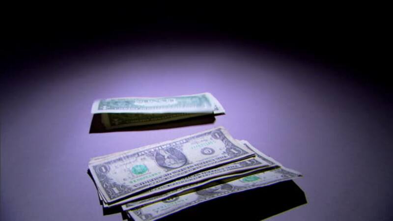 El dólar blue hoy cotiza a $ 202,50 para la venta.