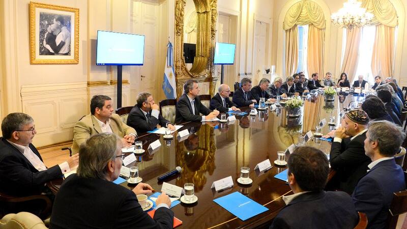 El decreto amplía el gasto público en más de $ 200.000 millones.