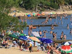 Analizan agua de playas del Río Uruguay luego que un centenar de bañistas sufrieran erupciones y picazón