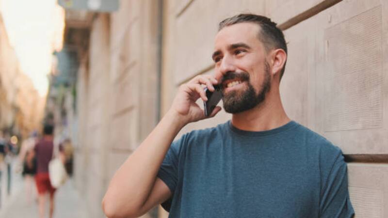 Descubrí el efecto de escuchar los audios en velocidad rápida.