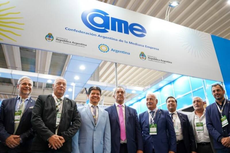 El embajador Daniel Scioli visitó el stand de 300 metros cuadrados que montó CAME en Expo Apras '23