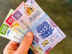 No se devalúa el peso y le está ganando al dólar: colapsan las tasas en Estados Unidos y puede seguir bajando