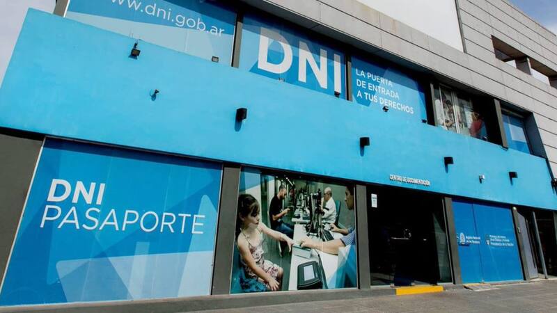 El trámite para agregar el apellido materno en el DNI se puede hacer en un Registro Civil o en un Centro de Documentación Renaper.