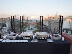 El rooftop bar con las vistas más hermosas de la ciudad que tiene actividades culturales para disfrutar de su mirador