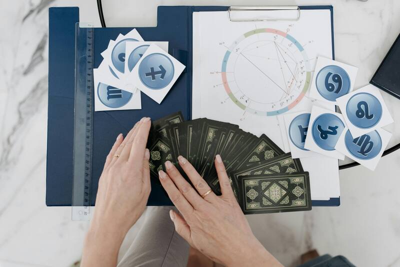 Qué dice Mhoni Vidente para cada signo. Foto: Pexels.