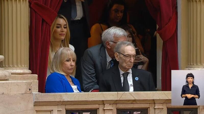 Alicia Luján Lucich junto a su esposo Norberto Milei durante la asunción presidencial.