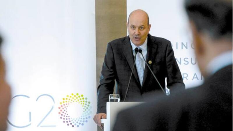 Sturzenegger presidirá el panel que intentará consensuar un dictamen