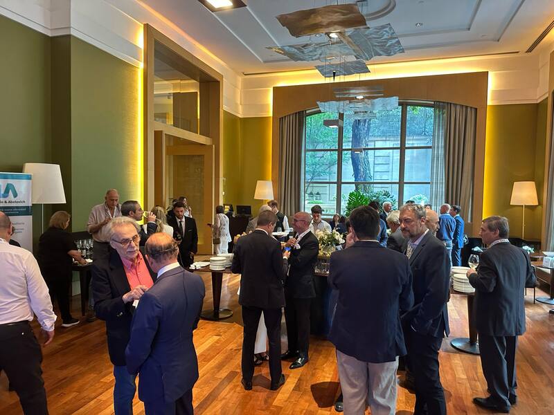 La presentación reunió a periodistas de distintos medios, entre otros invitados.