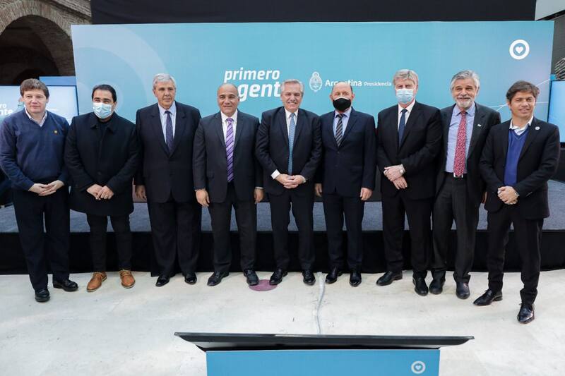 El Presidnete, junto a Juan Manzur y Daniel Filmus recibió a gobernadores en un acto de inversión en ciencia