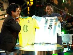 Subastan una camiseta firmada por Diego Maradona: cómo participar y cuánto piden