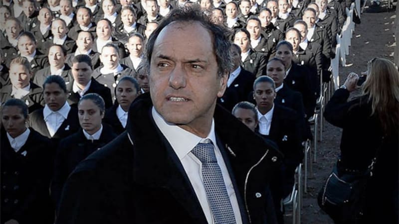 Scioli, en uno de los actos de la nueva policía de la provincia
