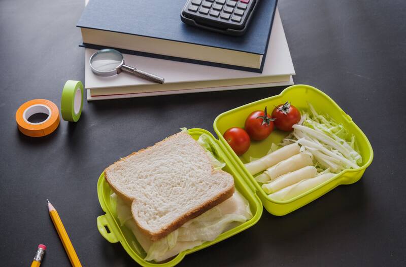 Una nueva medida promueve alimentación saludable en las escuelas. Fuente: Freepik.