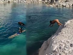 Laguna azul en las Sierras de Córdoba: el paraíso escondido que pocos conocen y tiene una fuente de aguas cristalinas