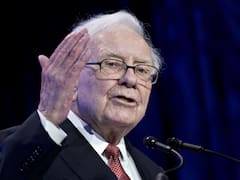 Un gurú de los negocios cuestiona a Warren Buffett y da 4 consejos para mantener contentos a los empleados