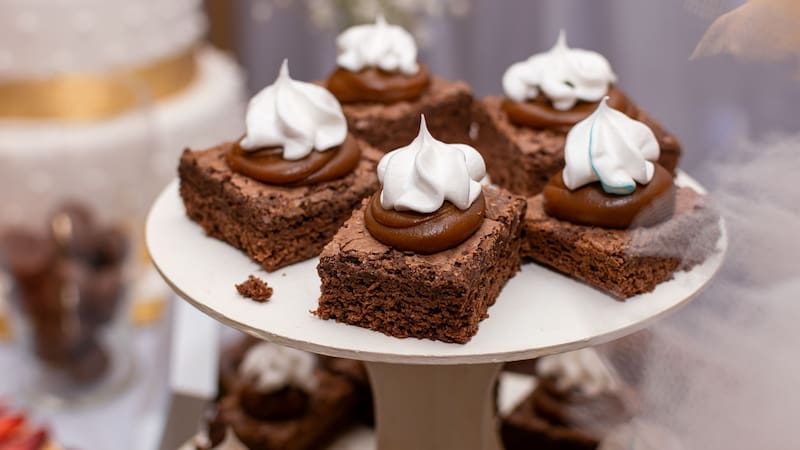 Torta brownie: la famosa receta con merengue y dulce de leche que te dejará sin palabras.