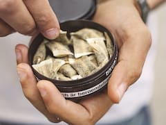 Las bolsas de nicotina ya mueven millones y empujan las acciones de las tabacaleras a máximos históricos