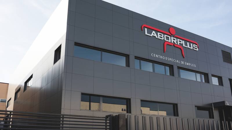 La compañía inició una nueva campaña de reclutamiento con excelentes condiciones de contratación.