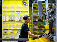 Igual que acá: Amazon contrata 100.000 empleados y aumenta los sueldos para ganarle al desabastecimiento