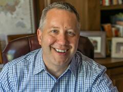 Scott Mautz, experto en fortaleza mental: "Estudié el poder de la mente y utilizo estas dos palabras para no sobrepensar"