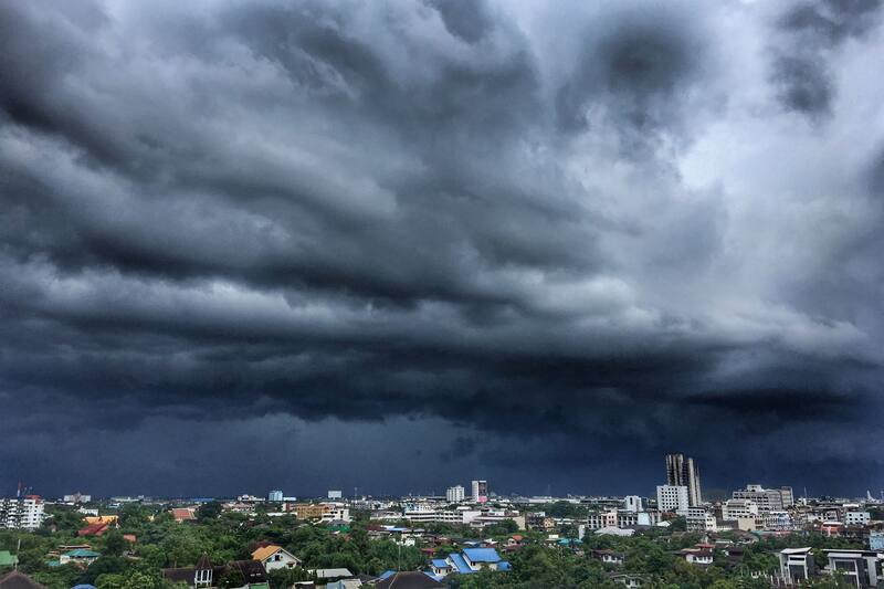 El frente frío 11 provocará lluvias torrenciales, vientos peligrosos y descenso de temperaturas en todo el país este 30 y 31 de octubre. Fuente: Shutterstock.