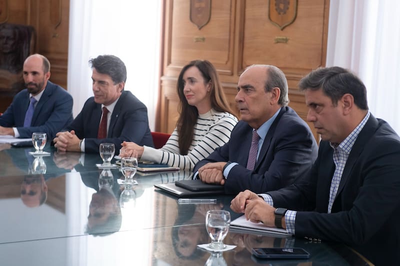 Mientras Milei estaba en Estados Unidos Villarruel se reunió con senadores y funcionarios en la Rosada