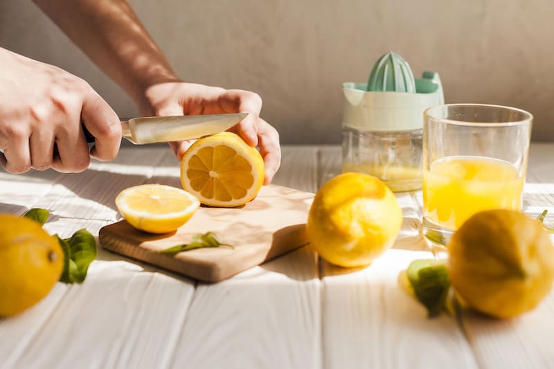 Esta bebida podría ser beneficiosa como parte de un plan de alimentación saludable. (Fuente: Freepik)