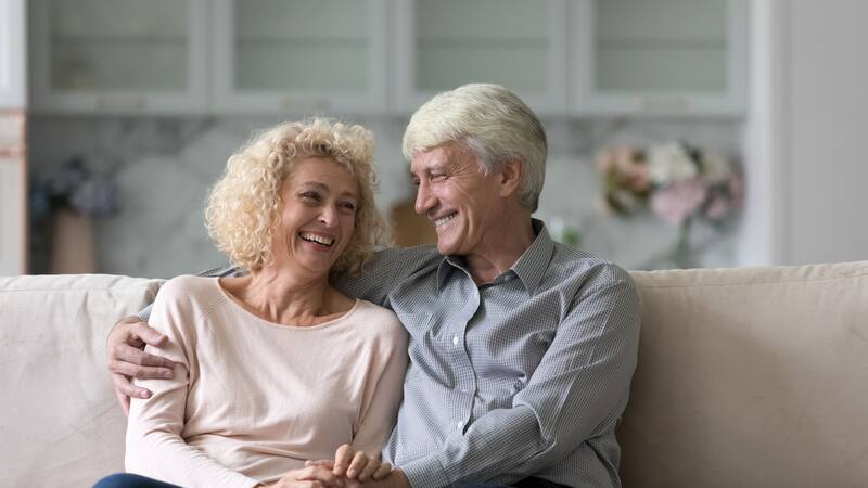 Si tienes más de 65, esta es la tarjeta que debes conseguir para obtener descuentos y beneficios de todo tipo.