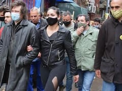 Milei visitó la Villa 31 y disparó: "No hay que sacar los planes sociales"