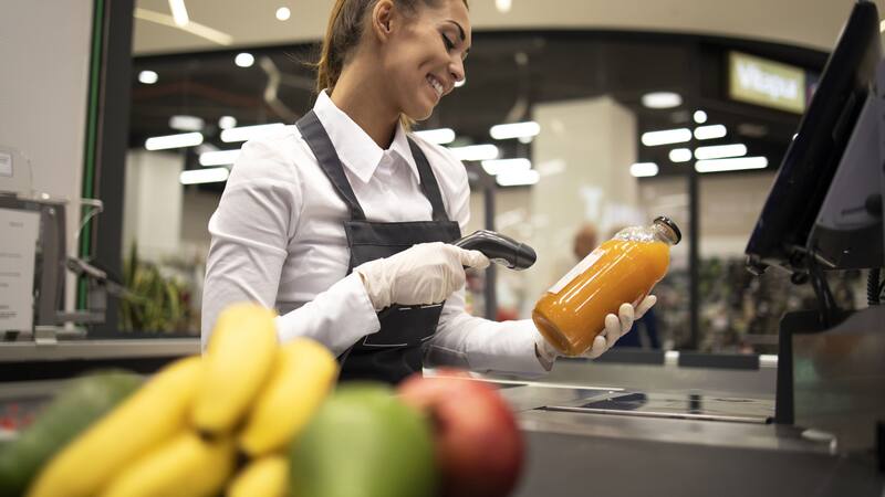 Solo dos zumos de supermercado han sido calificados como saludables por la OCU.
