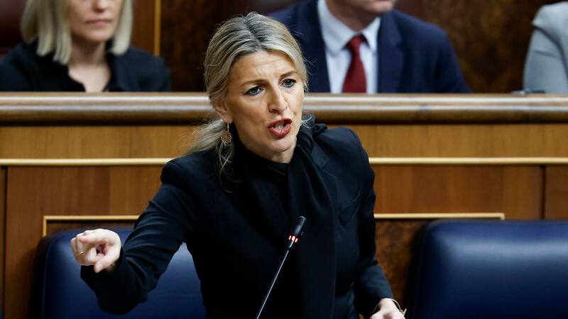 Sumar presiona al PSOE para cumplir con el pacto de gobierno aunque no haya presupuestos.