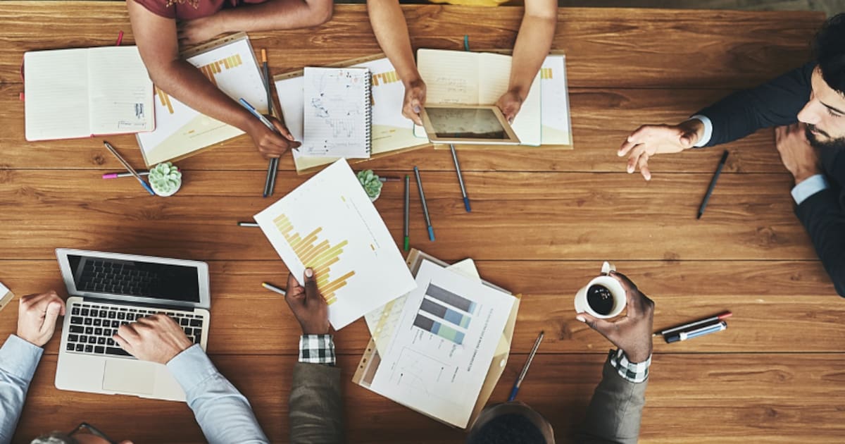 Inteligencia artificial en el trabajo: cuántos argentinos ya la usan y qué habilidades debieron incorporar
