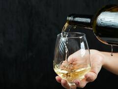 El vino blanco más rico y recomendado de Mercadona es un chollo que cuesta menos de 2 euros