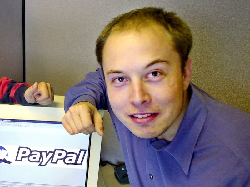El joven Elon Musk en las oficinas de PayPal.