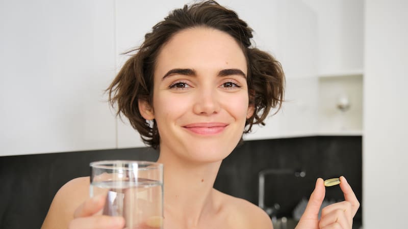 La vitamina B12 resulta fundamental en la salud gracias a su impacto en diversos procesos metabólicos.